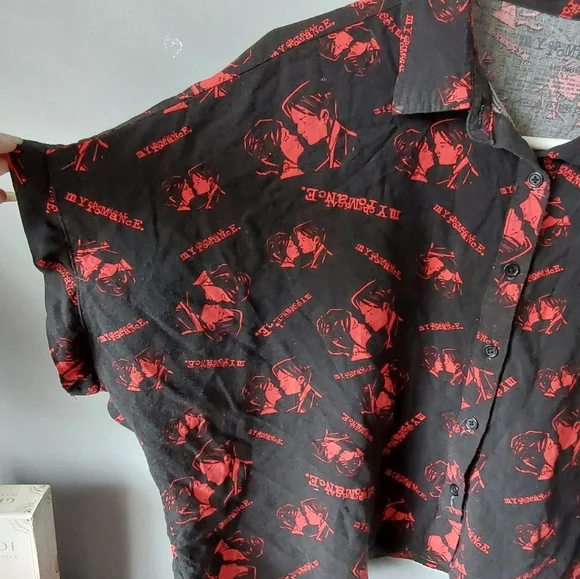 My Chemical Romance Three Cheers for Sweet Revenge woven Button Up Crop Top - Picture 2 of 3